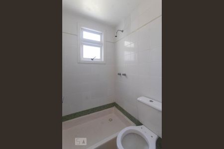 Banheiro da Suíte de casa de condomínio para alugar com 3 quartos, 92m² em Tristeza, Porto Alegre