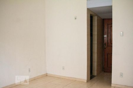 Quarto/Sala de kitnet/studio para alugar com 1 quarto, 30m² em Centro, Niterói
