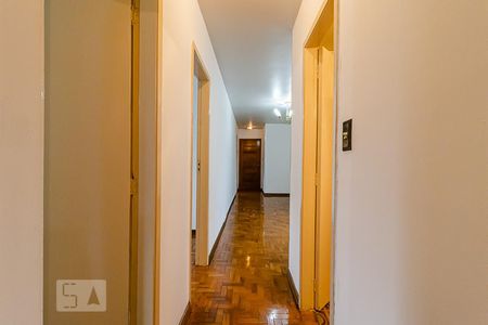 Corredor de apartamento para alugar com 4 quartos, 75m² em Vila Monumento, São Paulo