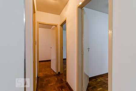 Corredor de apartamento para alugar com 4 quartos, 75m² em Vila Monumento, São Paulo