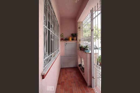 Casa à venda com 115m², 2 quartos e 2 vagasEntrada