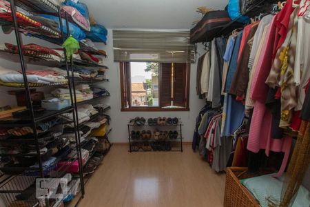 Casa à venda com 220m², 3 quartos e 3 vagas Casa à venda com 220m², 3 quartos e 3 vagasCloset da suíte