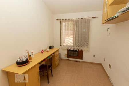 Casa à venda com 220m², 3 quartos e 3 vagas Casa à venda com 220m², 3 quartos e 3 vagasQuarto 2