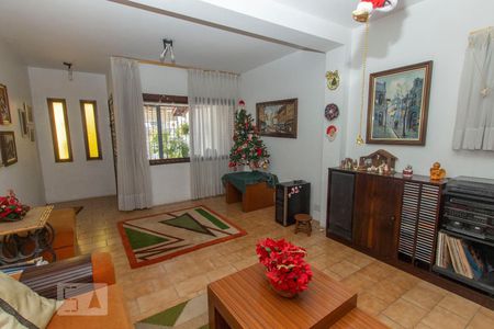 Sala de casa à venda com 3 quartos, 220m² em São Sebastião, Porto Alegre