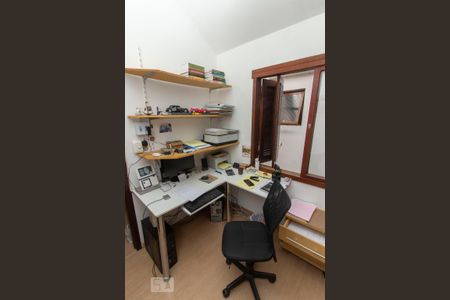 Casa à venda com 220m², 3 quartos e 3 vagas Casa à venda com 220m², 3 quartos e 3 vagasQuarto 4 - escritório