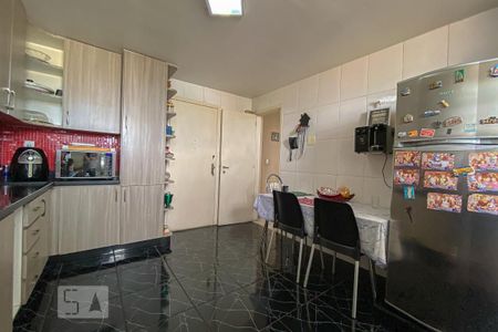 Apartamento à venda com 170m², 3 quartos e 1 vaga Apartamento à venda com 170m², 3 quartos e 1 vagaCozinha