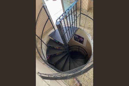 Apartamento à venda com 170m², 3 quartos e 1 vaga Apartamento à venda com 170m², 3 quartos e 1 vagaAcesso ao segundo andar