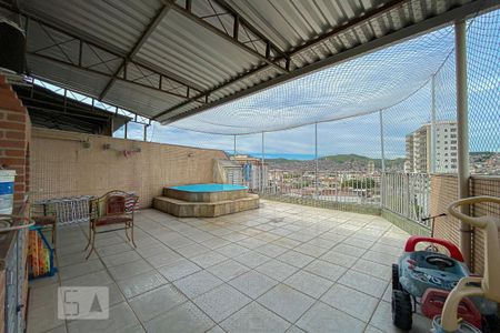 Apartamento à venda com 170m², 3 quartos e 1 vaga Apartamento à venda com 170m², 3 quartos e 1 vagaTerraço