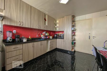 Apartamento à venda com 170m², 3 quartos e 1 vaga Apartamento à venda com 170m², 3 quartos e 1 vagaCozinha