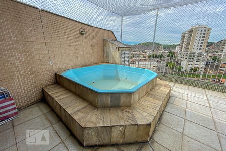 Apartamento à venda com 170m², 3 quartos e 1 vaga Apartamento à venda com 170m², 3 quartos e 1 vagaTerraço - Piscina