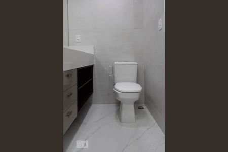 Casa de condomínio à venda com 360m², 4 quartos e 2 vagasBanheiro da suíte 2