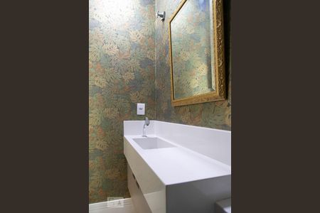 Casa de condomínio à venda com 360m², 4 quartos e 2 vagasLavabo 