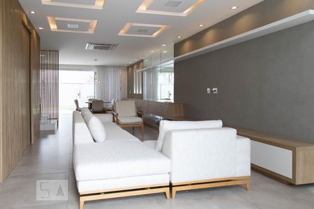 Sala de casa de condomínio à venda com 4 quartos, 360m² em Recreio dos Bandeirantes, Rio de Janeiro