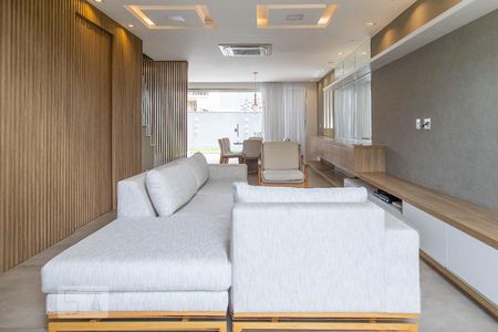 Sala de casa de condomínio à venda com 4 quartos, 360m² em Recreio dos Bandeirantes, Rio de Janeiro