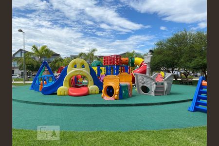 Casa de condomínio à venda com 360m², 4 quartos e 2 vagasÁrea comum - playground 