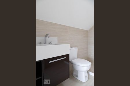 Casa de condomínio à venda com 360m², 4 quartos e 2 vagasBanheiro do sótão