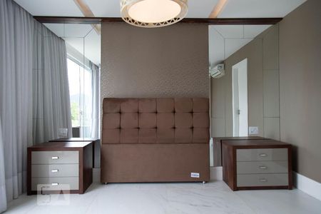 Casa de condomínio à venda com 360m², 4 quartos e 2 vagasSuíte 3