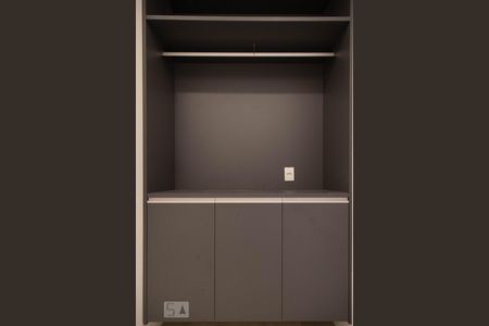 Casa de condomínio à venda com 360m², 4 quartos e 2 vagasÁrea de serviço - passadeira 