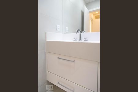 Casa de condomínio à venda com 360m², 4 quartos e 2 vagasBanheiro da suíte 1