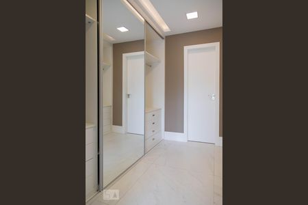 Casa de condomínio à venda com 360m², 4 quartos e 2 vagasCloset da suíte 3