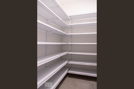 Casa de condomínio à venda com 360m², 4 quartos e 2 vagasÁrea de serviço - despensa 