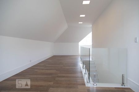 Casa de condomínio à venda com 360m², 4 quartos e 2 vagasSótão