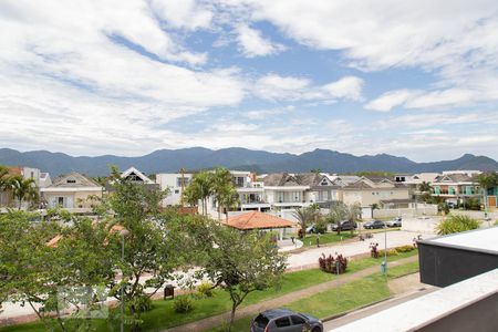 Casa de condomínio à venda com 360m², 4 quartos e 2 vagasVista do sótão