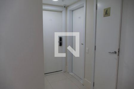 Apartamento à venda com 74m², 2 quartos e 1 vagaCorredor externo 