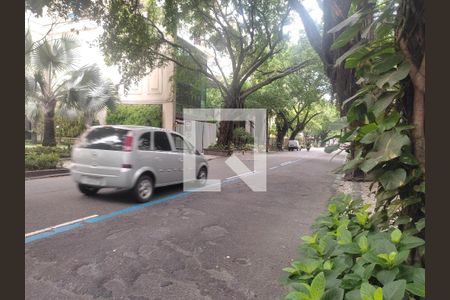 Apartamento à venda com 74m², 2 quartos e 1 vagaVista da Rua