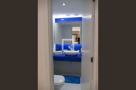 Apartamento à venda com 74m², 2 quartos e 1 vagaBanheiro social 