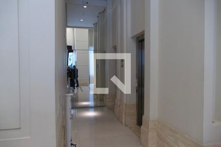 Apartamento à venda com 74m², 2 quartos e 1 vagaPortaria 