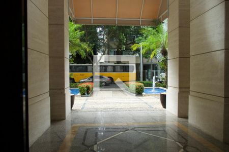 Apartamento à venda com 74m², 2 quartos e 1 vagaPortaria 