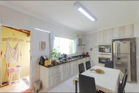 Casa à venda com 150m², 4 quartos e 2 vagasCozinha