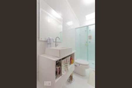 Casa à venda com 150m², 4 quartos e 2 vagasBanheiro