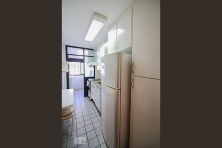Apartamento para alugar com 56m², 2 quartos e 2 vagas Apartamento para alugar com 56m², 2 quartos e 2 vagasCozinha