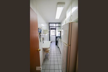 Apartamento para alugar com 56m², 2 quartos e 2 vagas Apartamento para alugar com 56m², 2 quartos e 2 vagasCozinha