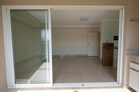 Fechamento em vidro de apartamento para alugar com 2 quartos, 69m² em Vila Independencia, Valinhos