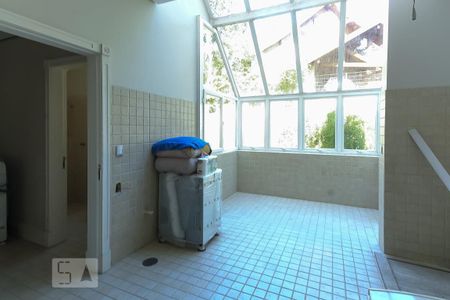 Casa de condomínio à venda com 980m², 4 quartos e 8 vagasÁrea de serviço