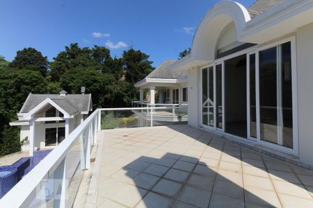 Casa de condomínio à venda com 980m², 4 quartos e 8 vagasSacada da suíte master