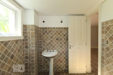 Casa de condomínio à venda com 980m², 4 quartos e 8 vagasBanheiro