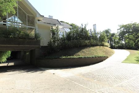 Casa de condomínio à venda com 980m², 4 quartos e 8 vagasQuintal