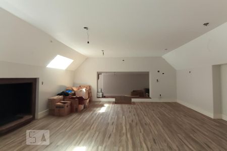 Casa de condomínio à venda com 980m², 4 quartos e 8 vagasSala de cinema