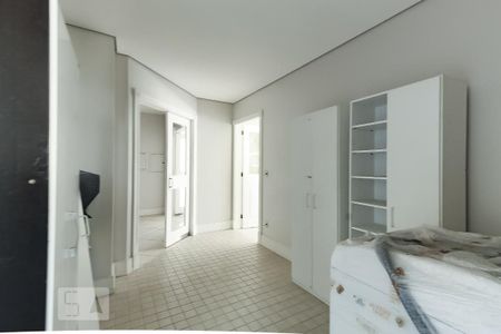 Casa de condomínio à venda com 980m², 4 quartos e 8 vagasDespensa