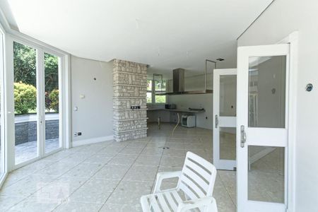 Casa de condomínio à venda com 980m², 4 quartos e 8 vagasVaranda