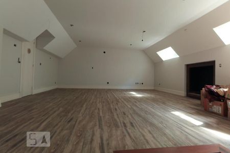 Casa de condomínio à venda com 980m², 4 quartos e 8 vagasSala de cinema