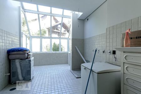 Casa de condomínio à venda com 980m², 4 quartos e 8 vagasÁrea de serviço