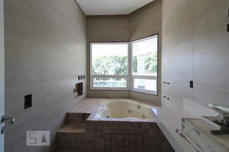 Casa de condomínio à venda com 980m², 4 quartos e 8 vagasBanheiro da suíte 3