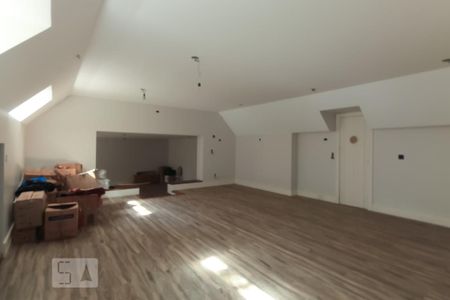 Casa de condomínio à venda com 980m², 4 quartos e 8 vagasSala de cinema