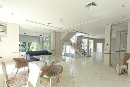 Sala de casa de condomínio à venda com 4 quartos, 980m² em Ipanema, Porto Alegre