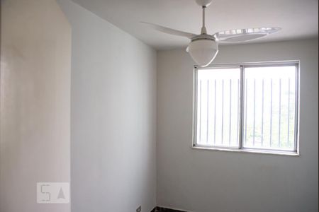Quarto 1 de apartamento para alugar com 3 quartos, 59m² em Jacarepaguá, Rio de Janeiro
